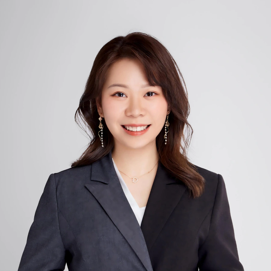 Team member portrait for global shipping solutions partner