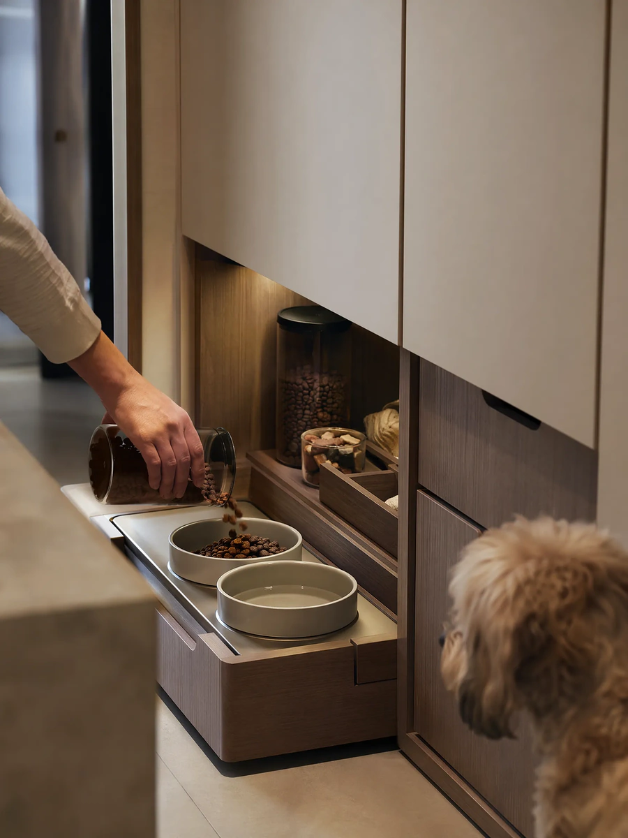 Sofa that prevents fur or toys from seeping under